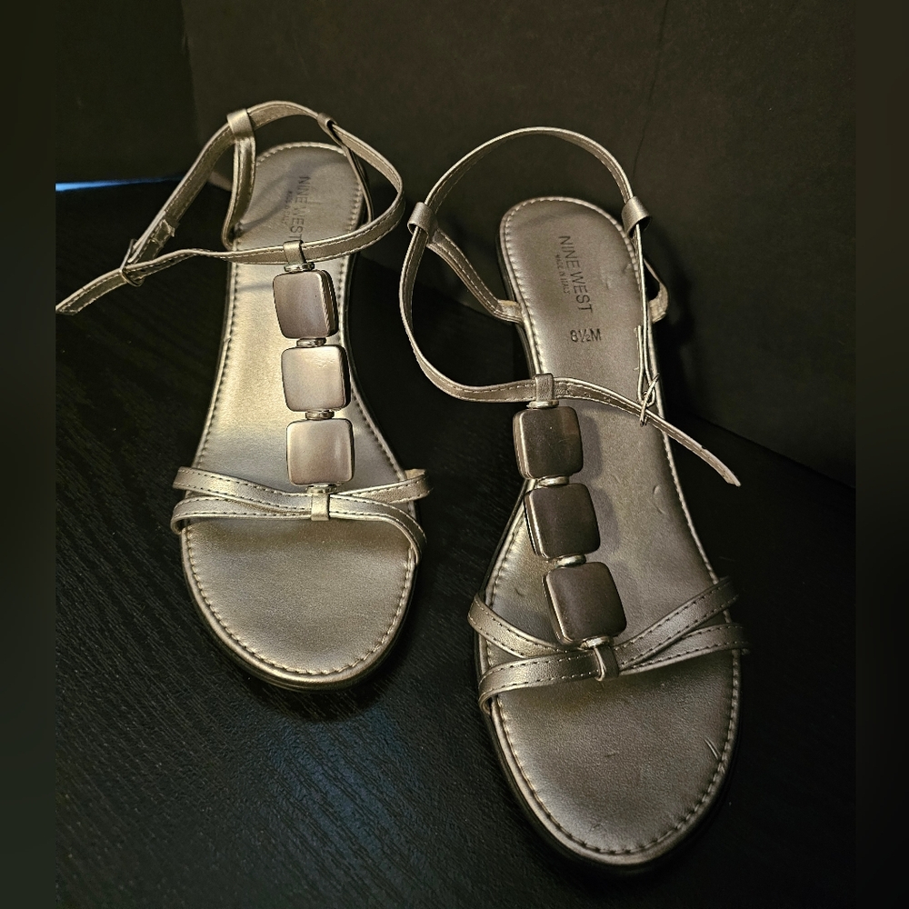 Women's shoes